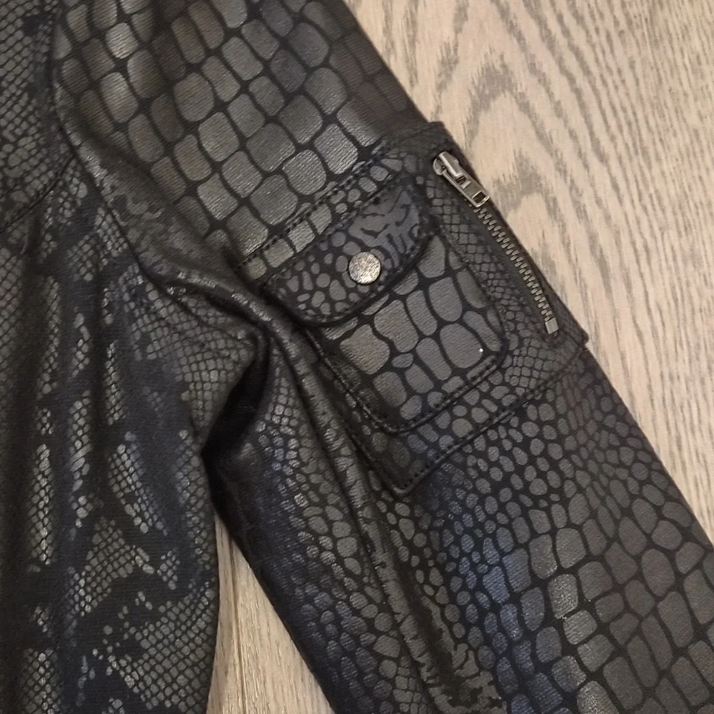 Guess Black Croc-Embossed Women's Jacket Size M - Picture 6 of 14